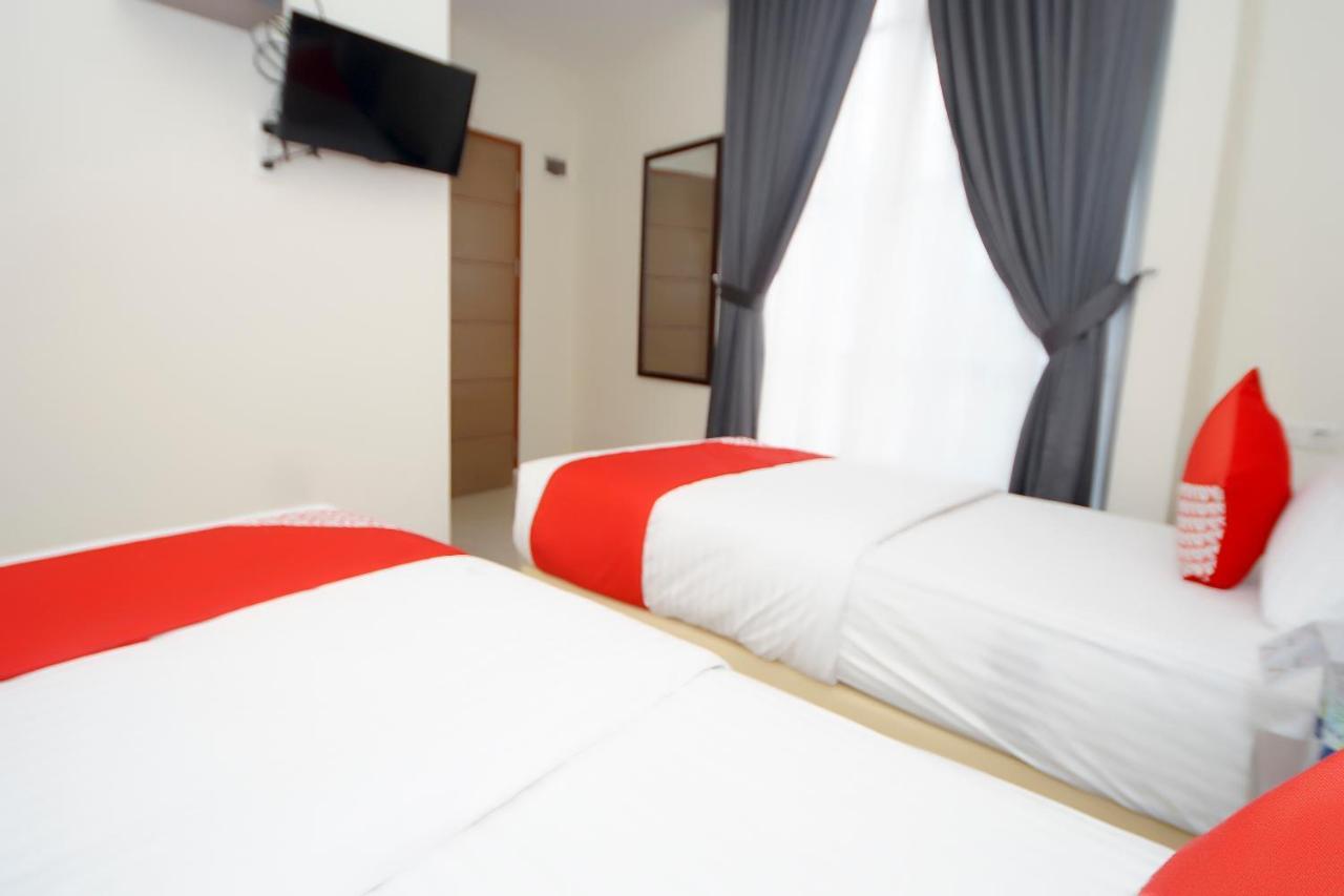 Oyo 251 The Maximus Hotel Palembang